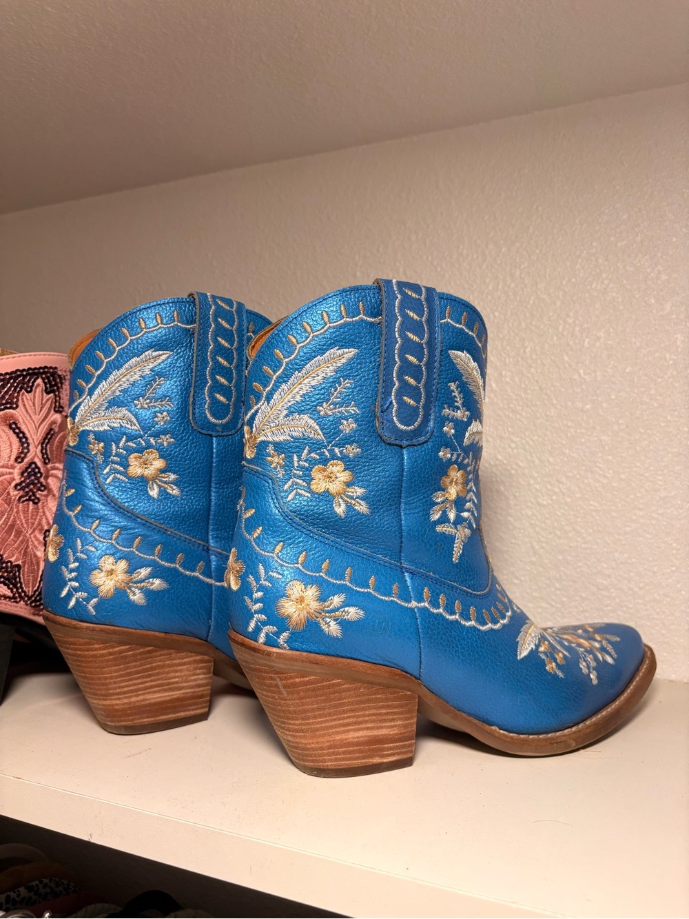dingo Turquoise Western Embroidered Ankle Boots